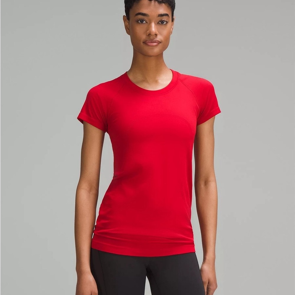 Lululemon Athletica Vibrant Red Short Sleeve Tee